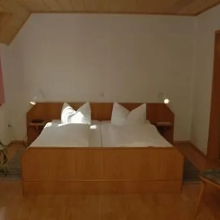 Gaestehaus Am Westtor Мини-отель *