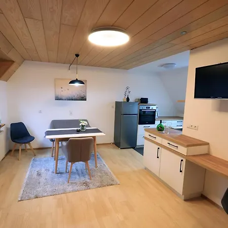 Gaestehaus Am Westtor بيت ريفي بريكسنشتات