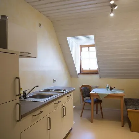Gaestehaus Am Westtor بيت ريفي بريكسنشتات